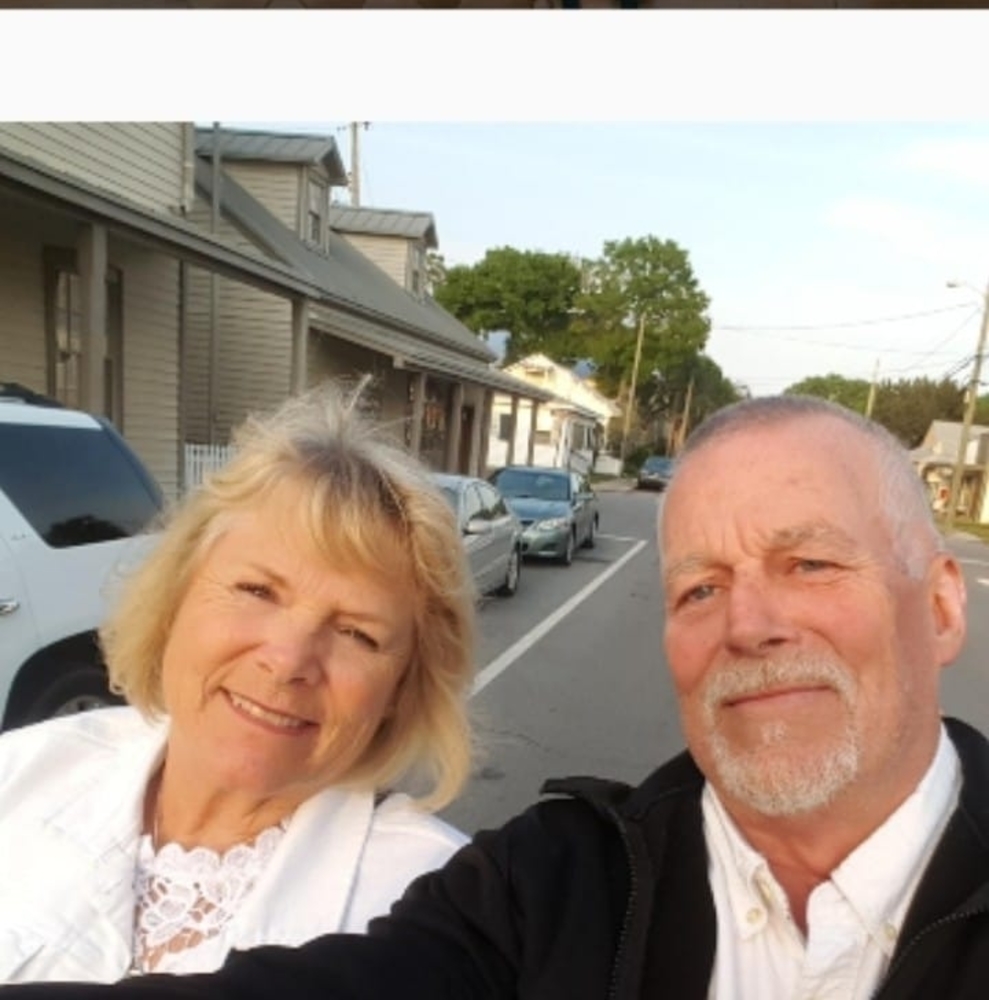 Meet your Posher, Lois